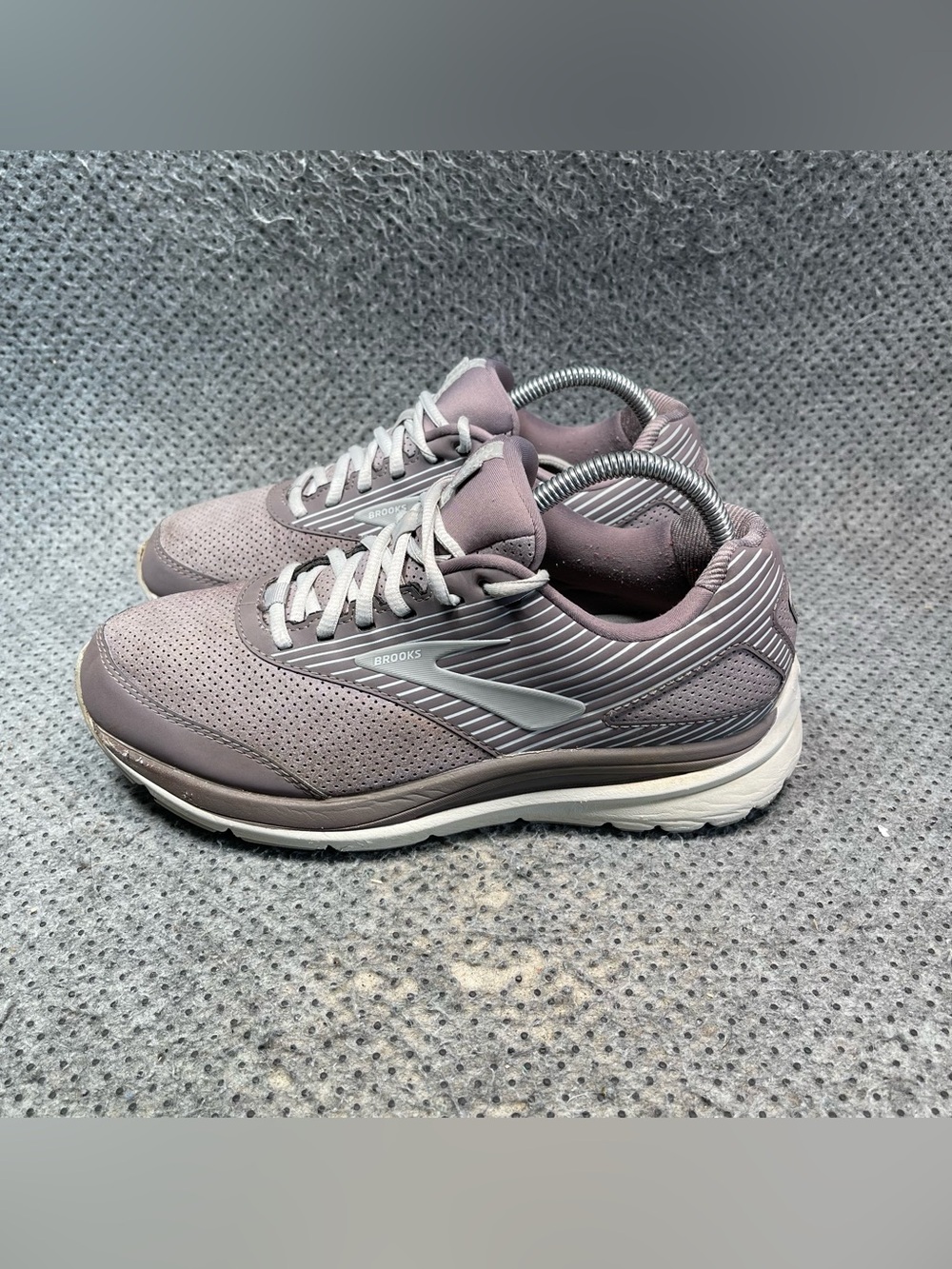 Brooks Addiction Grey WalkingExtra Wide Shoes Size 8.5 Women’s